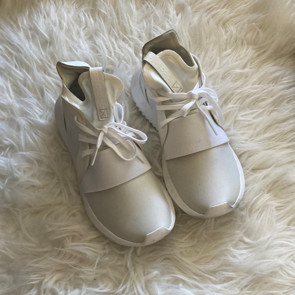 White adidas Tubular defiant 6.5 white sneakers